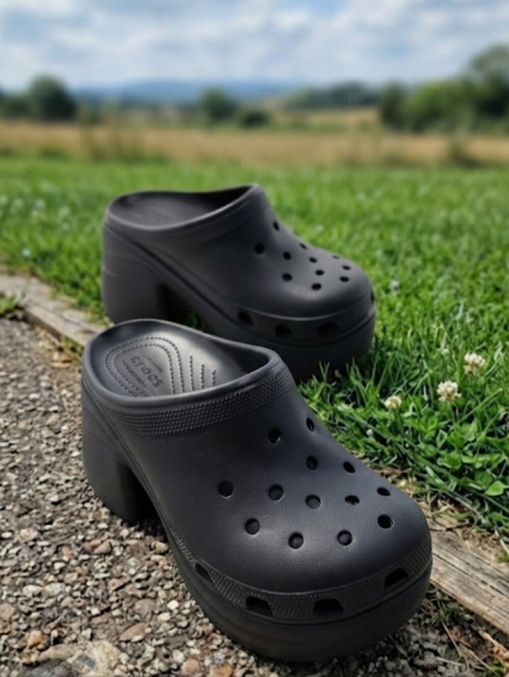 The Crocs Siren Platform Clog~ Black Sz W8/M6 ~ Rare & Discontinued
